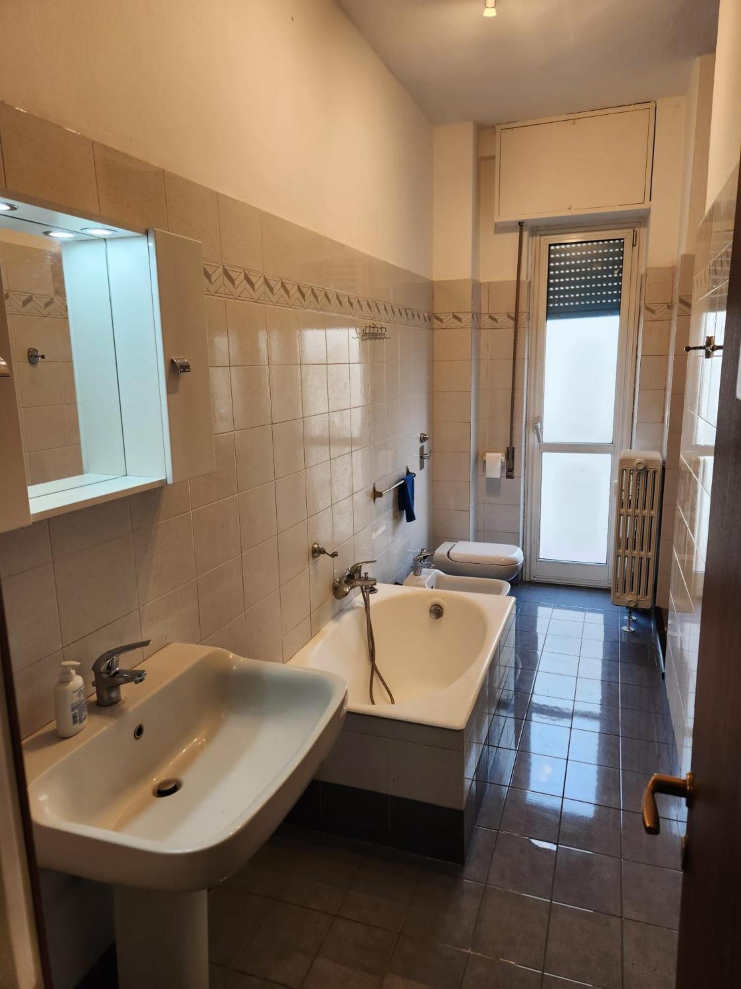 Guesthouse - Metro M1 Sesto Rondo Сесто Сан Джовани Екстериор снимка